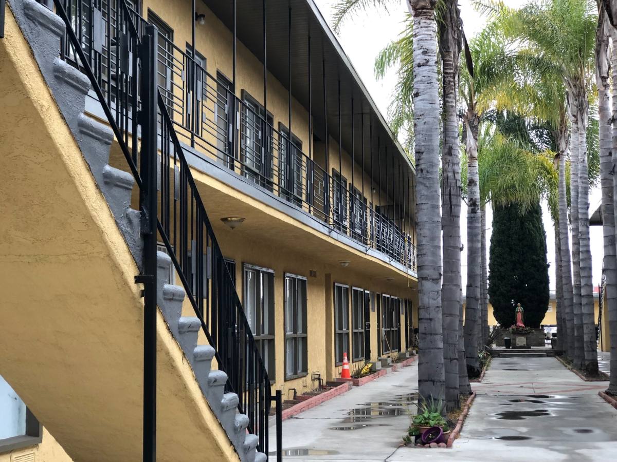 Apartment for rent at 14614 & 14618 Chadron Ave, Gardena, CA 90249