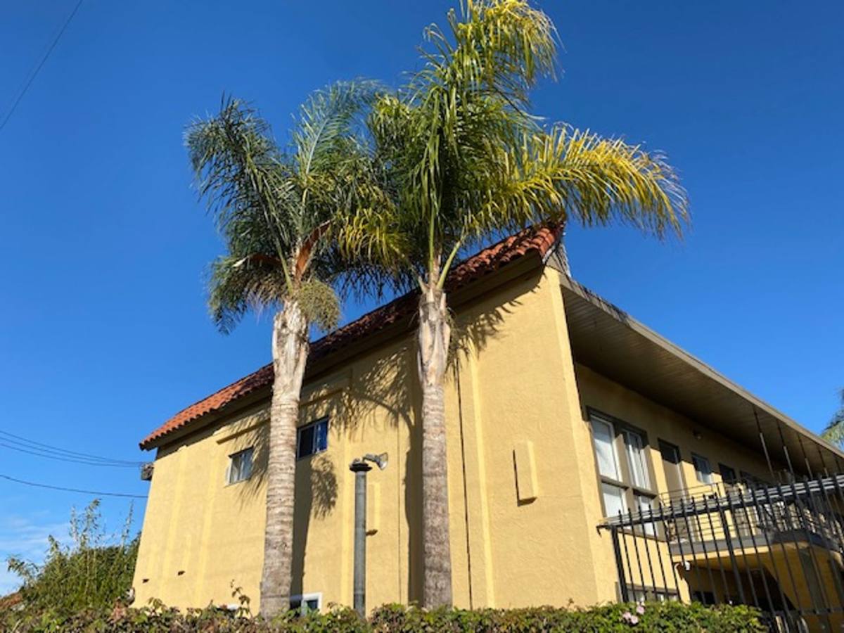 Apartment for rent at 14614 & 14618 Chadron Ave, Gardena, CA 90249