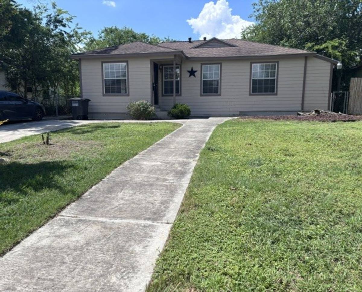 House for rent at 2718 W Craig Place, San Antonio, TX 78228
