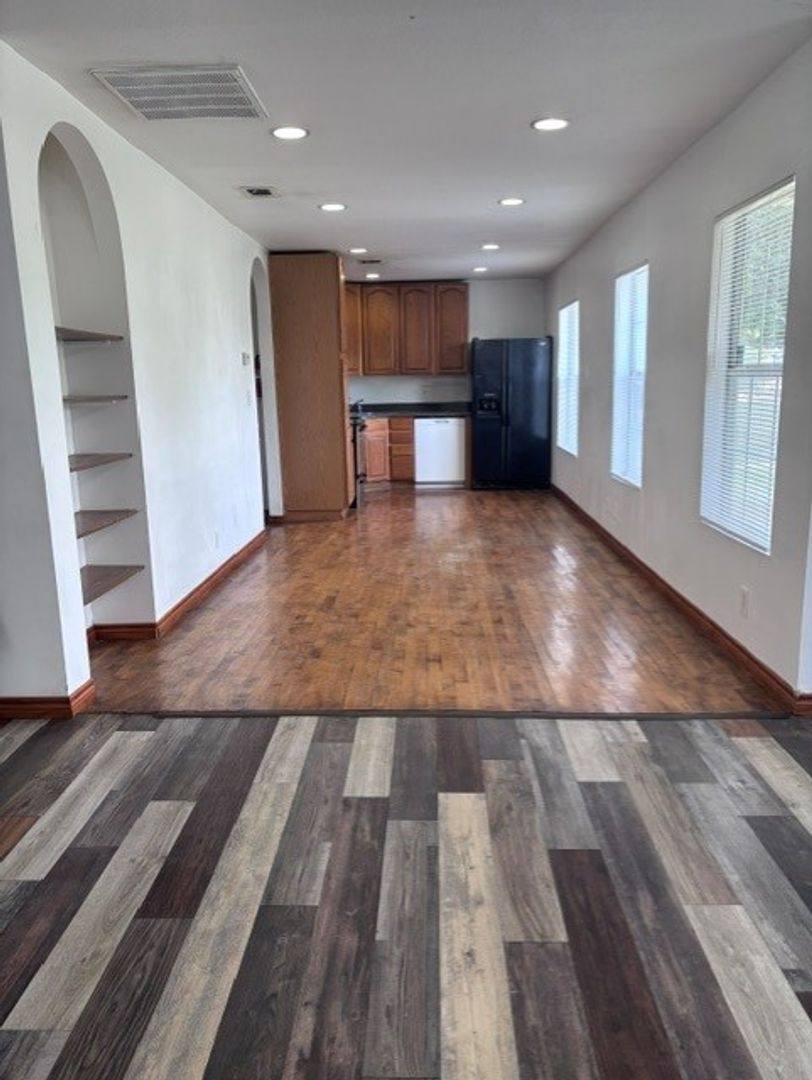 House for rent at 2718 W Craig Place, San Antonio, TX 78228