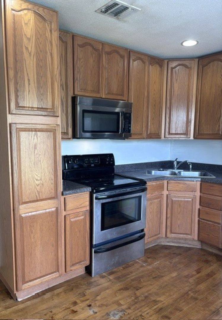 House for rent at 2718 W Craig Place, San Antonio, TX 78228