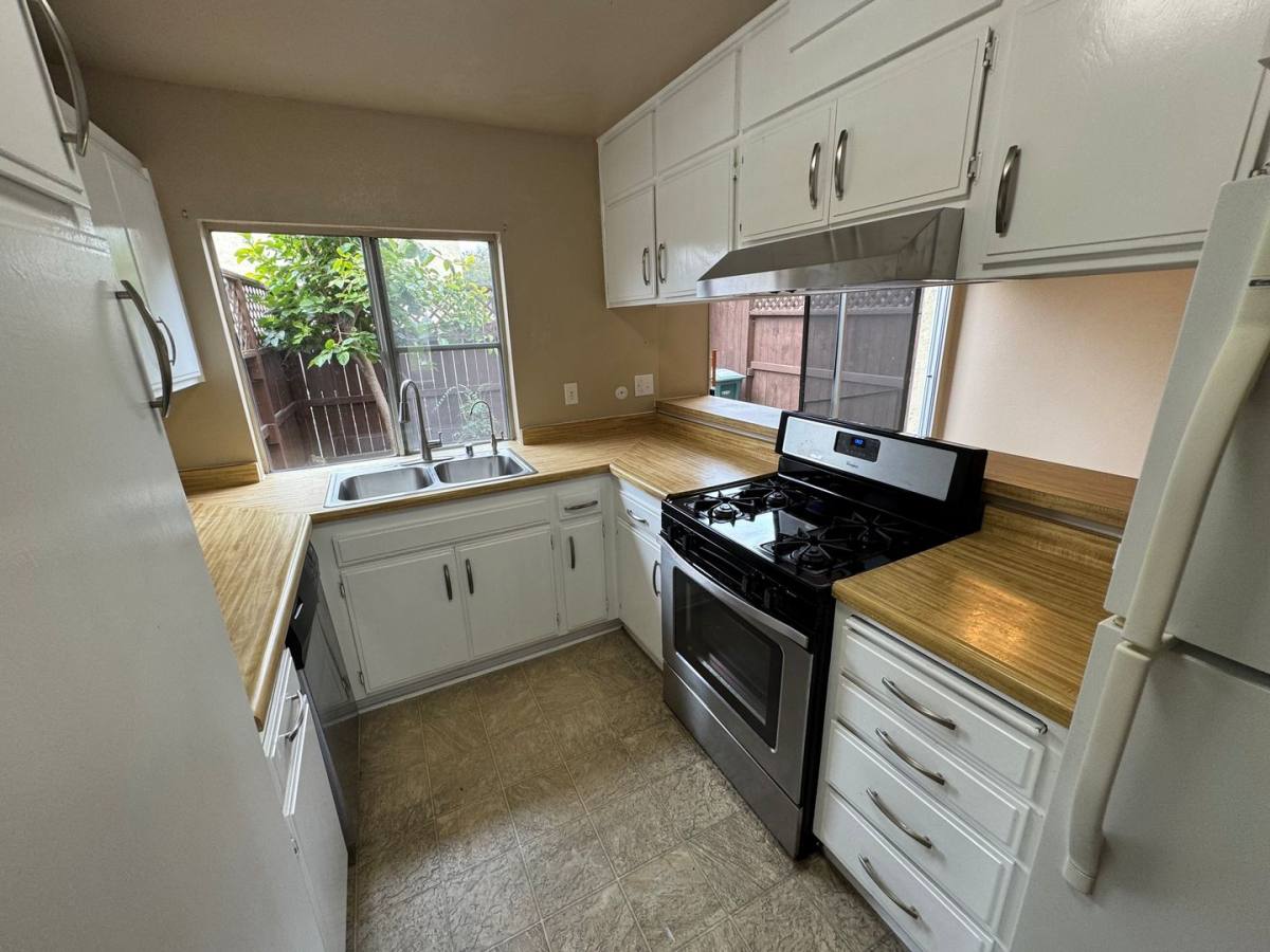 Townhouse for rent at 7313 Unicorn Circle, Ventura, CA 93003