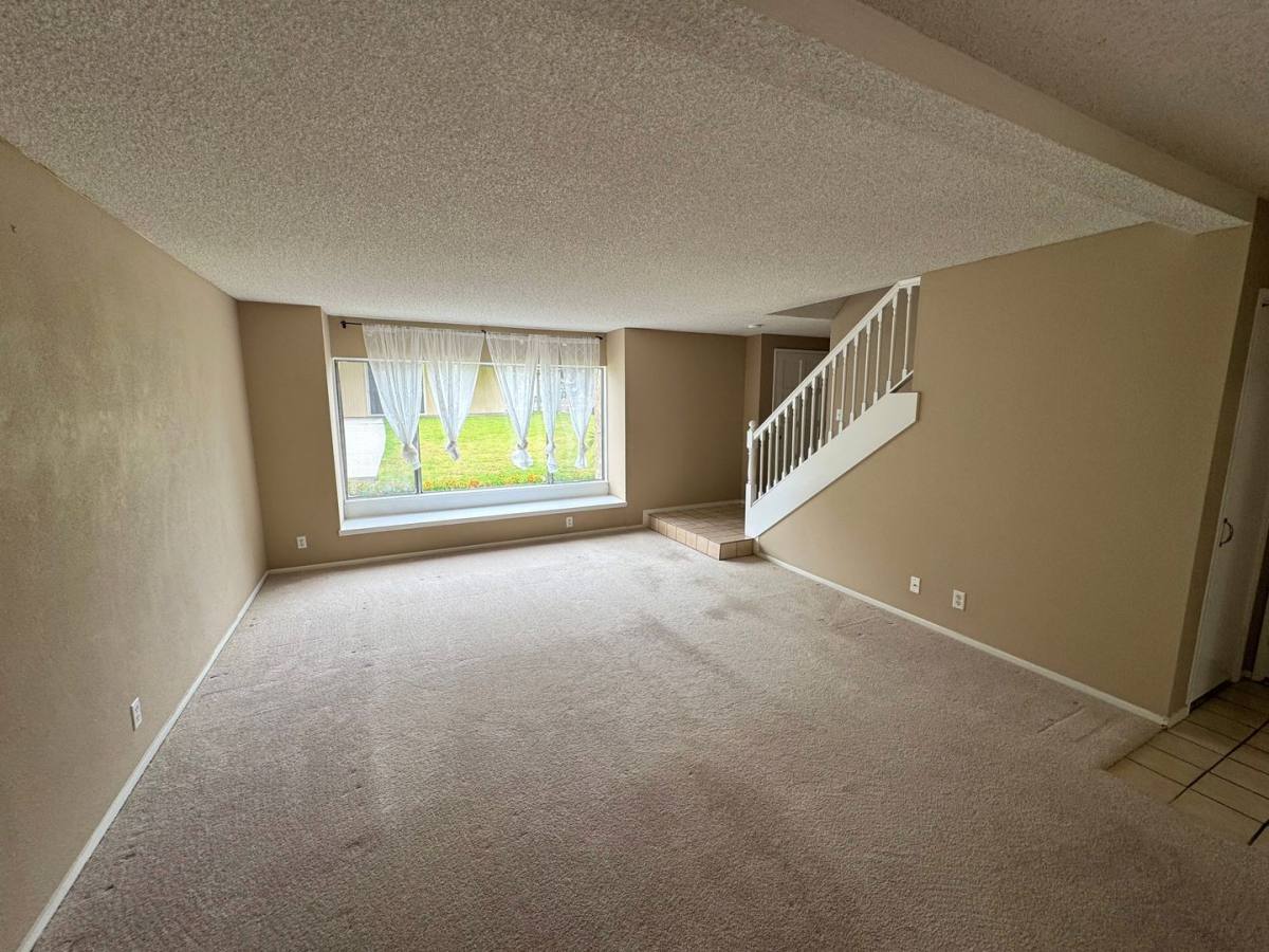 Townhouse for rent at 7313 Unicorn Circle, Ventura, CA 93003