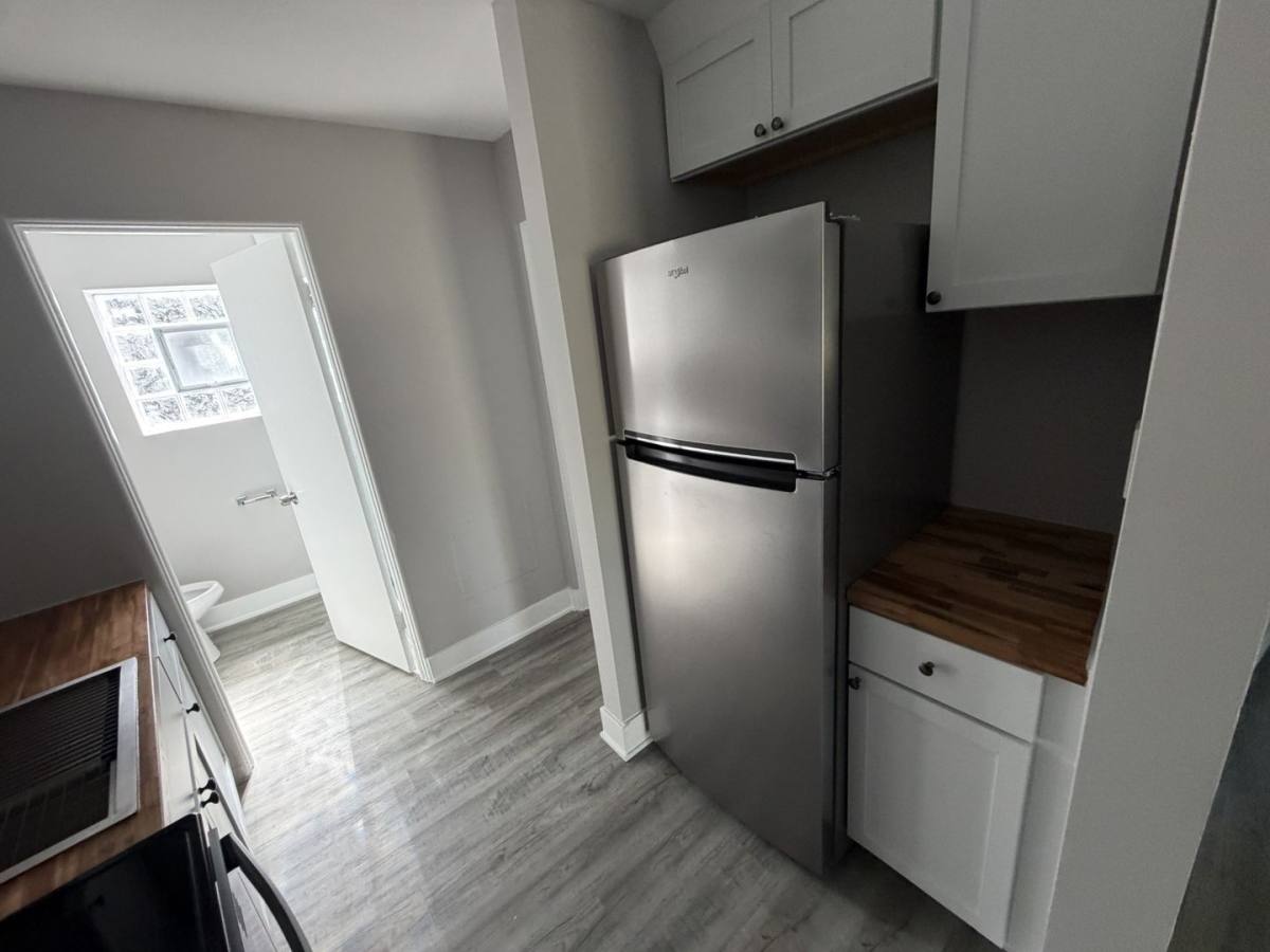 Apartment for rent at 6901 N Ridge Blvd, Chicago, IL 60645
