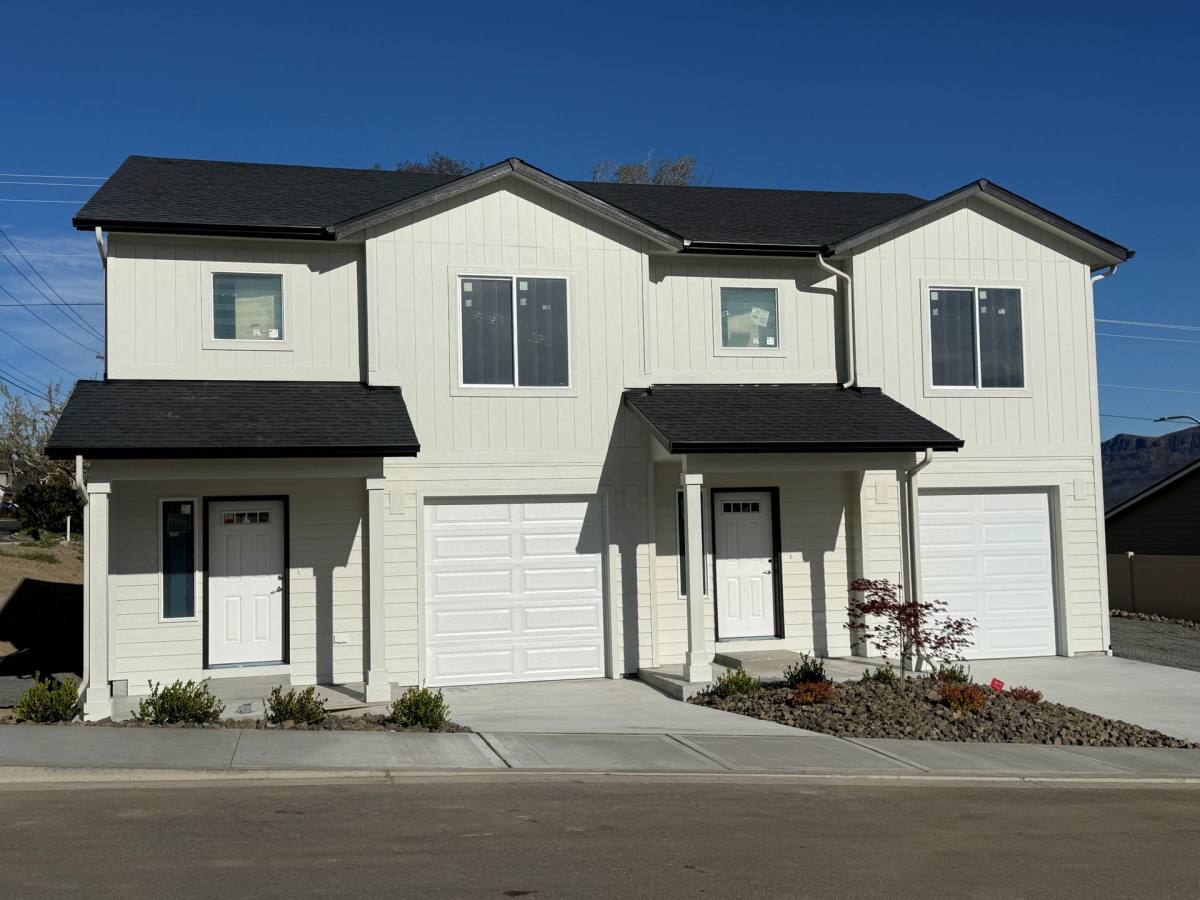 Apartment for rent at 609 S Kent Ave, East Wenatchee, WA 98802