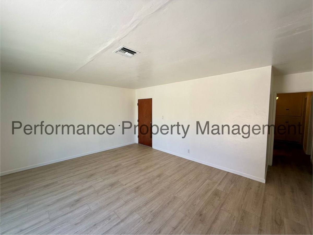House for rent at 1220 Sylvia Dr, Bakersfield, CA 93304