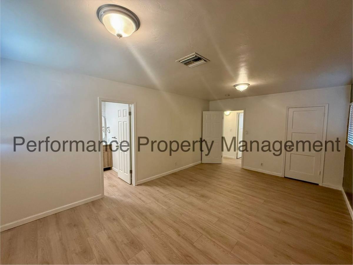 House for rent at 1220 Sylvia Dr, Bakersfield, CA 93304