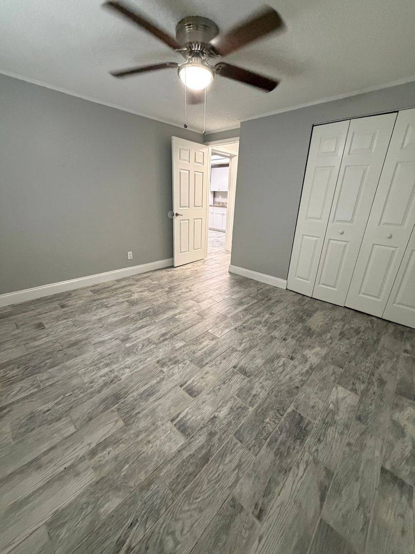 Apartment for rent at 1400 Strawberry Place, Plant City, FL 33563