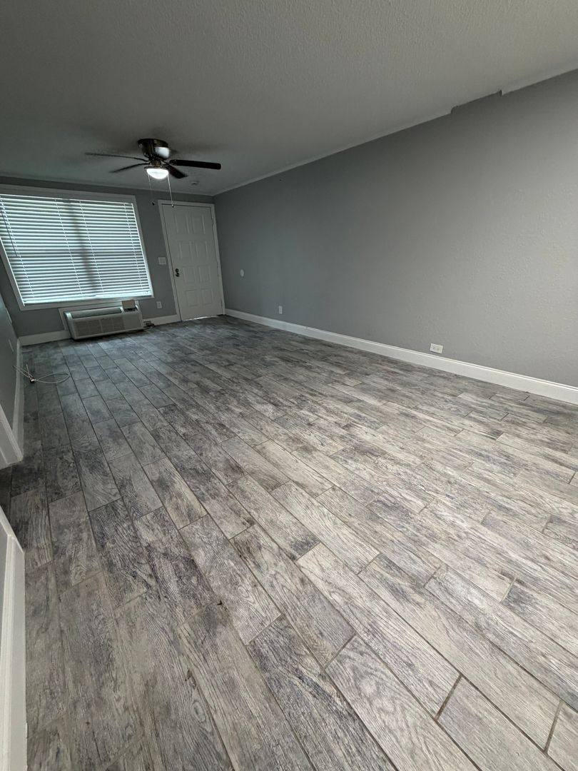 Apartment for rent at 1400 Strawberry Place, Plant City, FL 33563