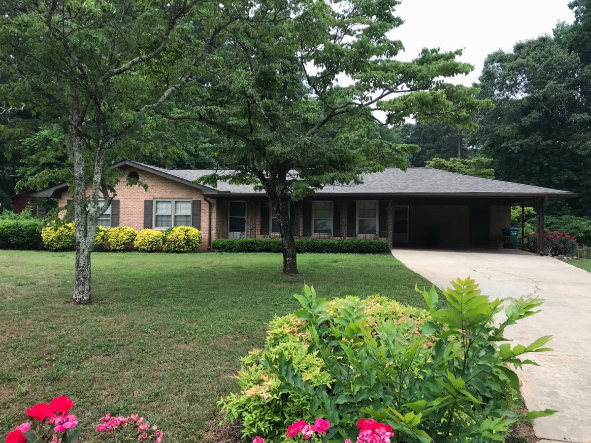 House for rent at 1321 Mary Dale Dr SW, Lilburn, GA 30047