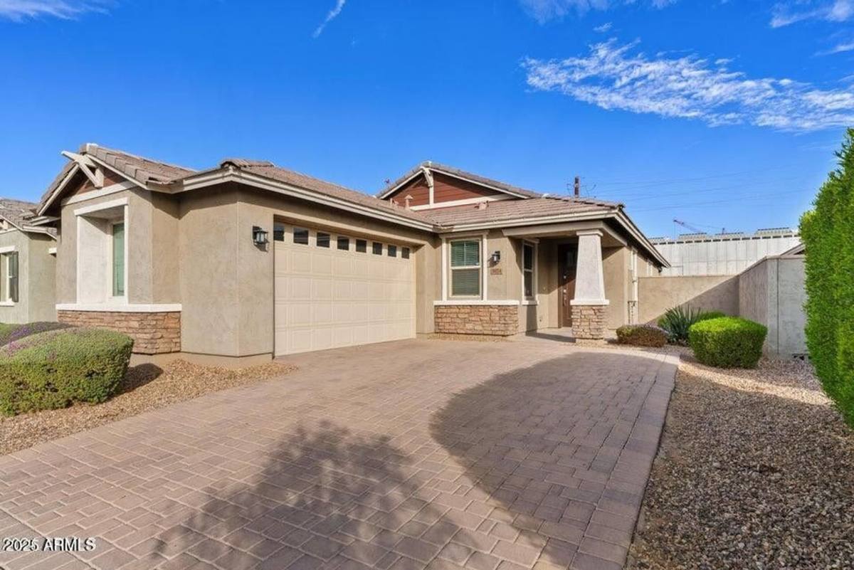 House for rent at 9854 E Red Giant Dr, Mesa, AZ 85212