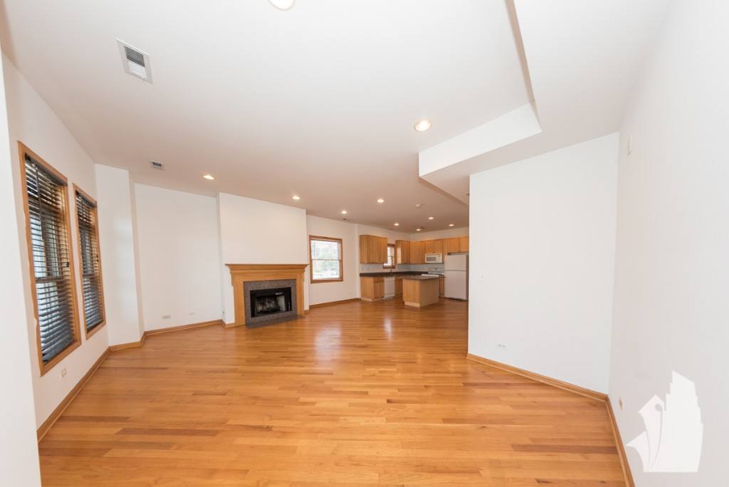 Apartment for rent at 2741 N Southport #3S, Chicago, IL 60614