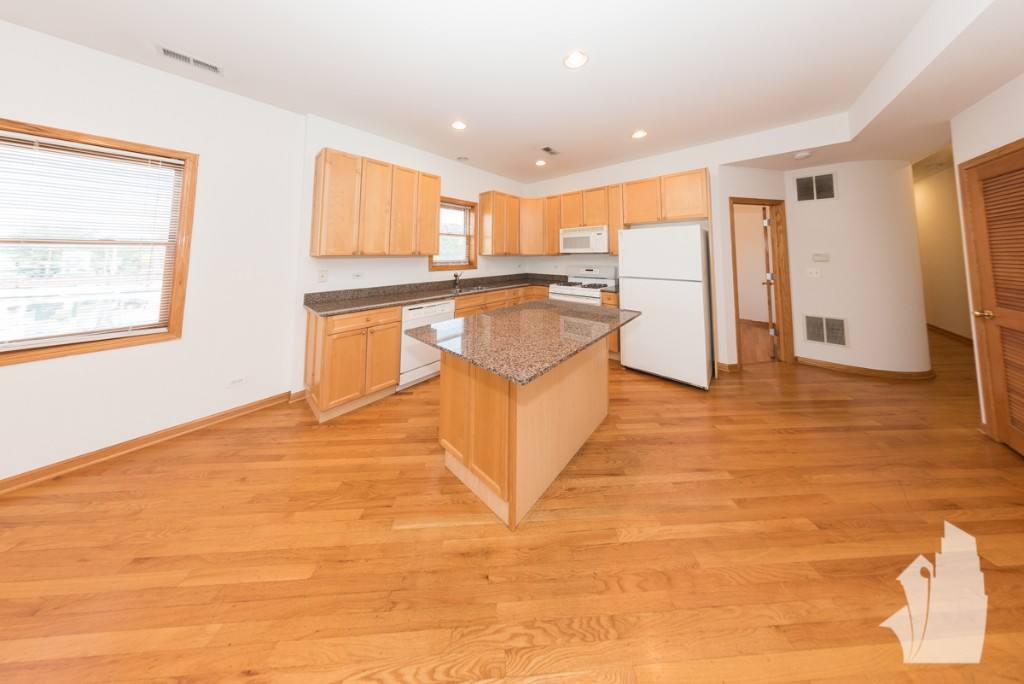 Apartment for rent at 2741 N Southport #3S, Chicago, IL 60614