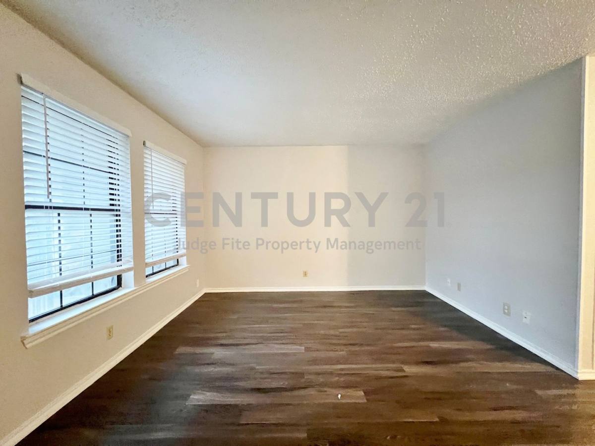 Apartment for rent at 1108 N Elm St, Denton, TX 76201
