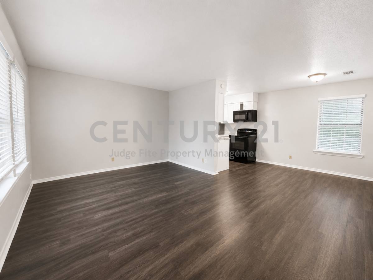 Apartment for rent at 1108 N Elm St, Denton, TX 76201