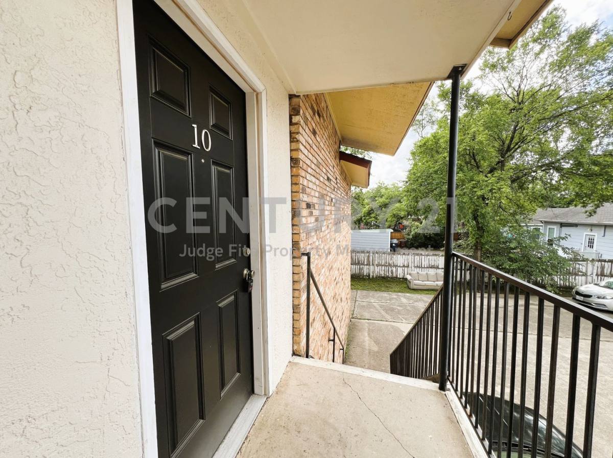 1108 N Elm St, Denton, TX 76201 - Apartment for Rent - Image 3