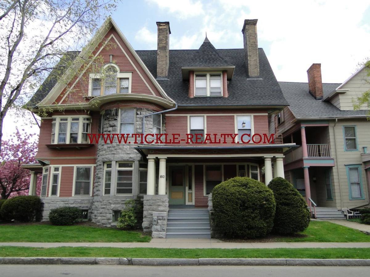 Apartment for rent at 139 Park Ave, Rochester, NY 14607