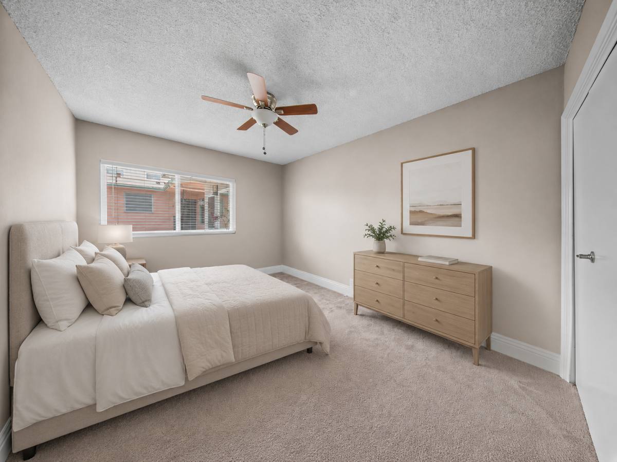 Apartment for rent at 221 Grand Ave, Long Beach, CA 90803