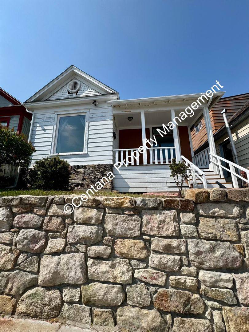 Townhouse for rent at 917 W Woolman, Butte, MT 59701