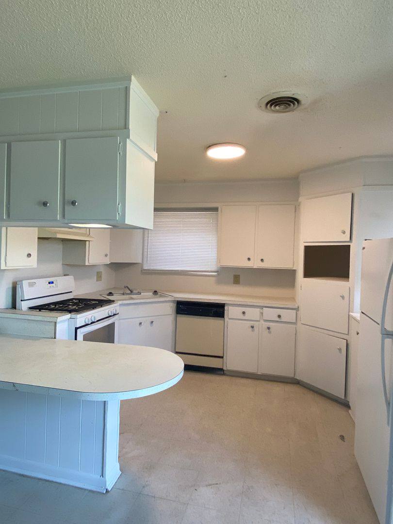 Apartment for rent at 6240 Woodward St, Amarillo, TX 79106
