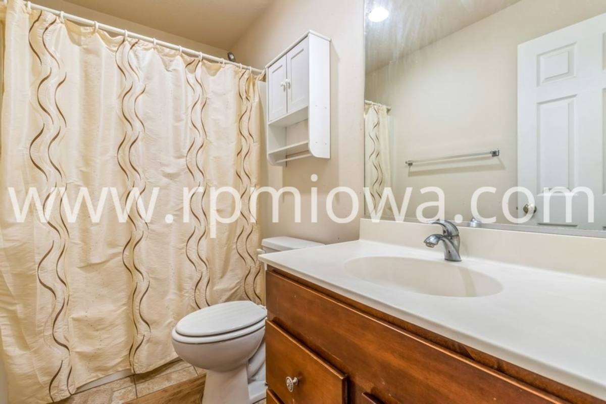 House for rent at 3316 NW 14th St, Ankeny, IA 50023