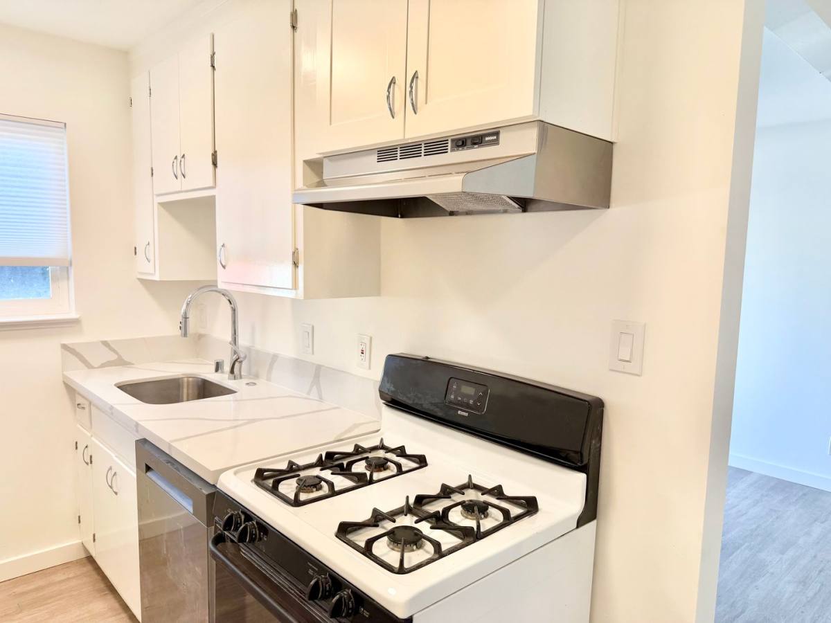 Apartment for rent at 621 Wessex Way, Belmont, CA 94002