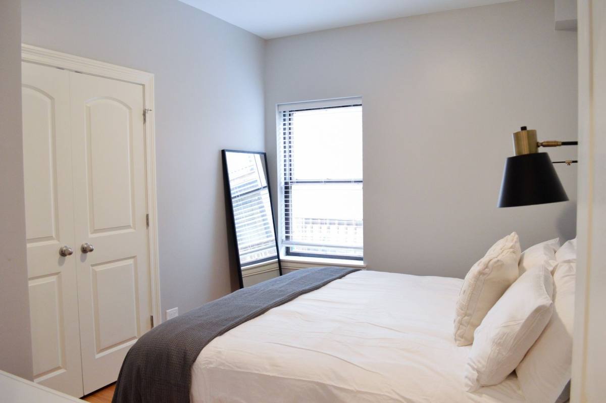 Apartment for rent at 855-3A W Barry Ave, Chicago, IL 60657