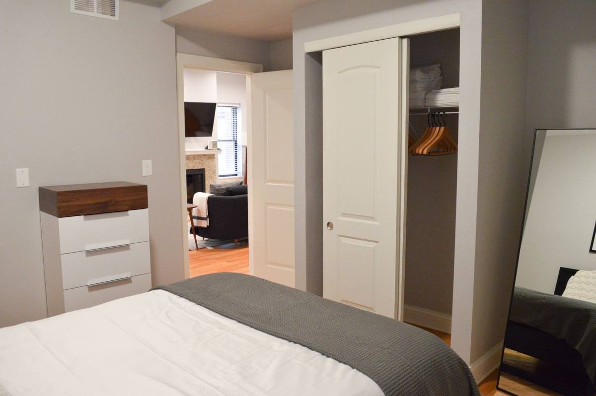 Apartment for rent at 855-3A W Barry Ave, Chicago, IL 60657