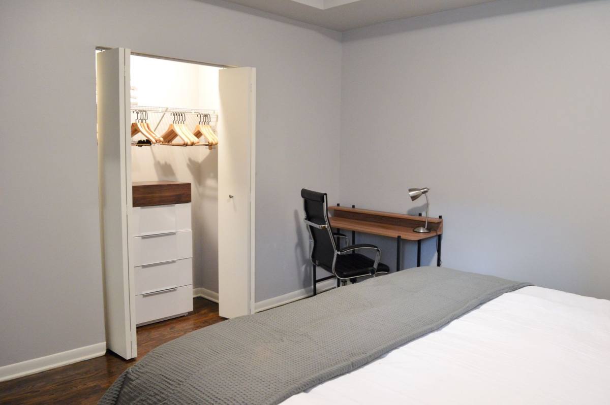 Apartment for rent at 855-3A W Barry Ave, Chicago, IL 60657