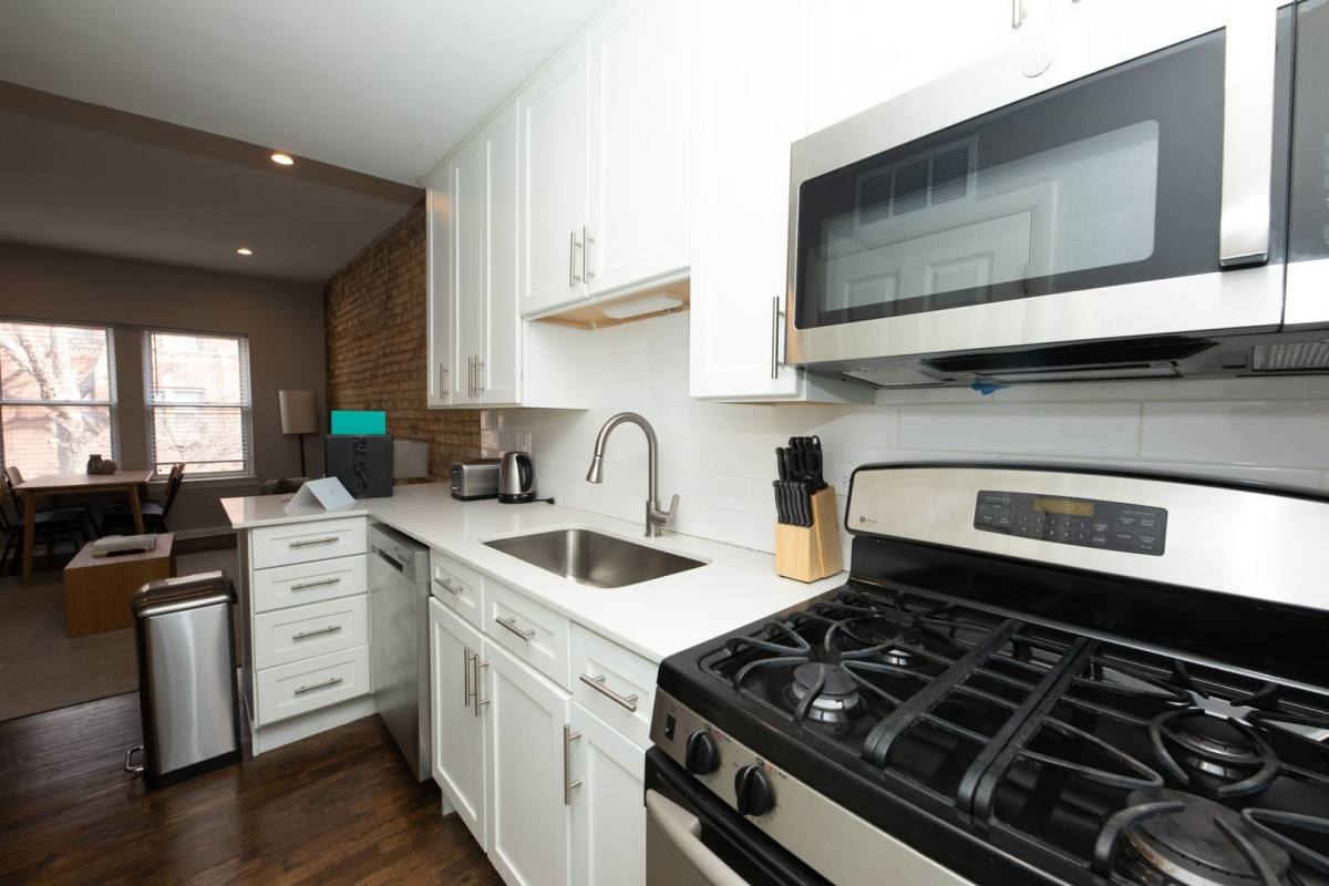 835-3B W Barry Ave, Chicago, IL 60657 - Apartment for Rent - Image 5