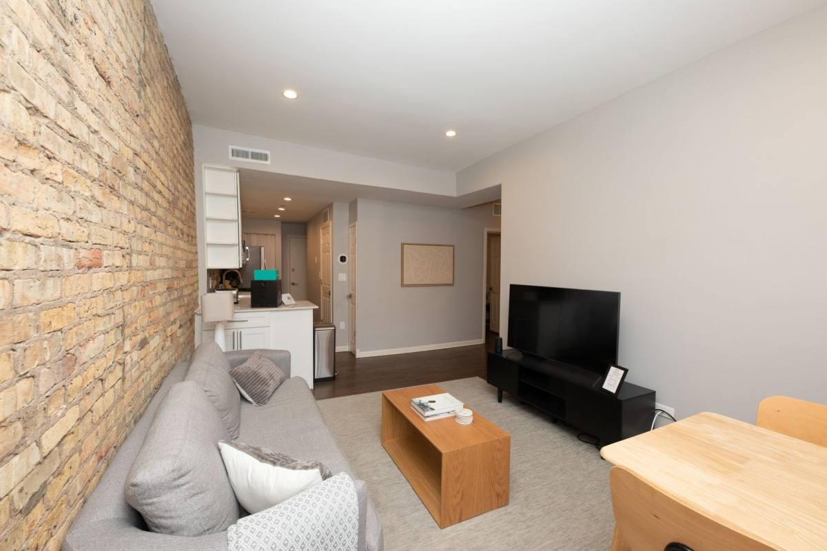 835-3B W Barry Ave, Chicago, IL 60657 - Apartment for Rent - Image 4