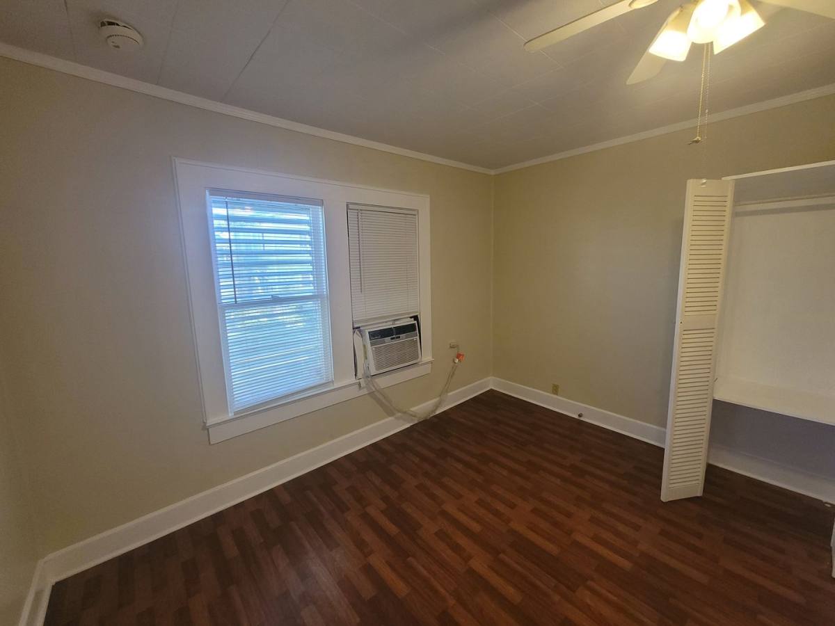 Apartment for rent at 2323 Ave N, Galveston, TX 77550