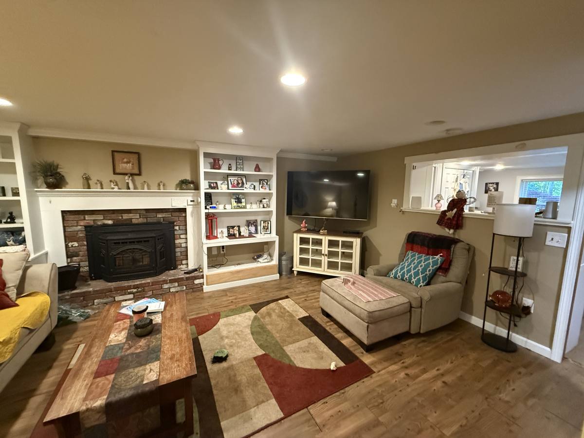 Apartment for rent at 6 Squantum #B, Paxton, MA 01612