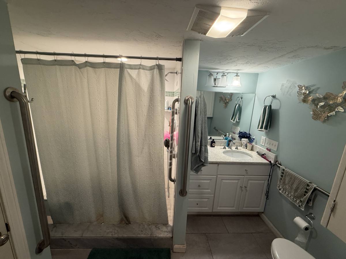 Apartment for rent at 6 Squantum #B, Paxton, MA 01612