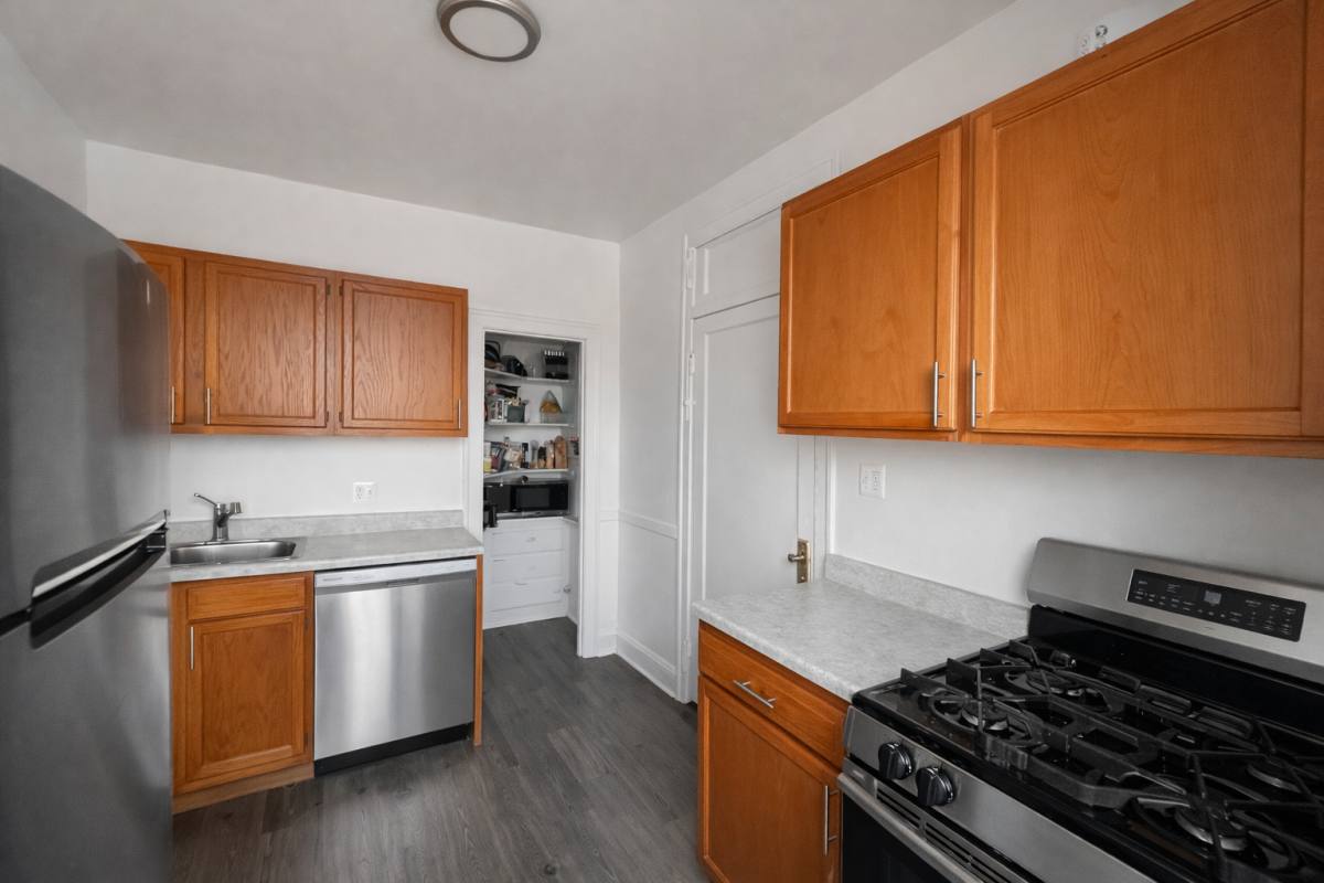Apartment for rent at 2344 W Addison #F2, Chicago, IL 60618