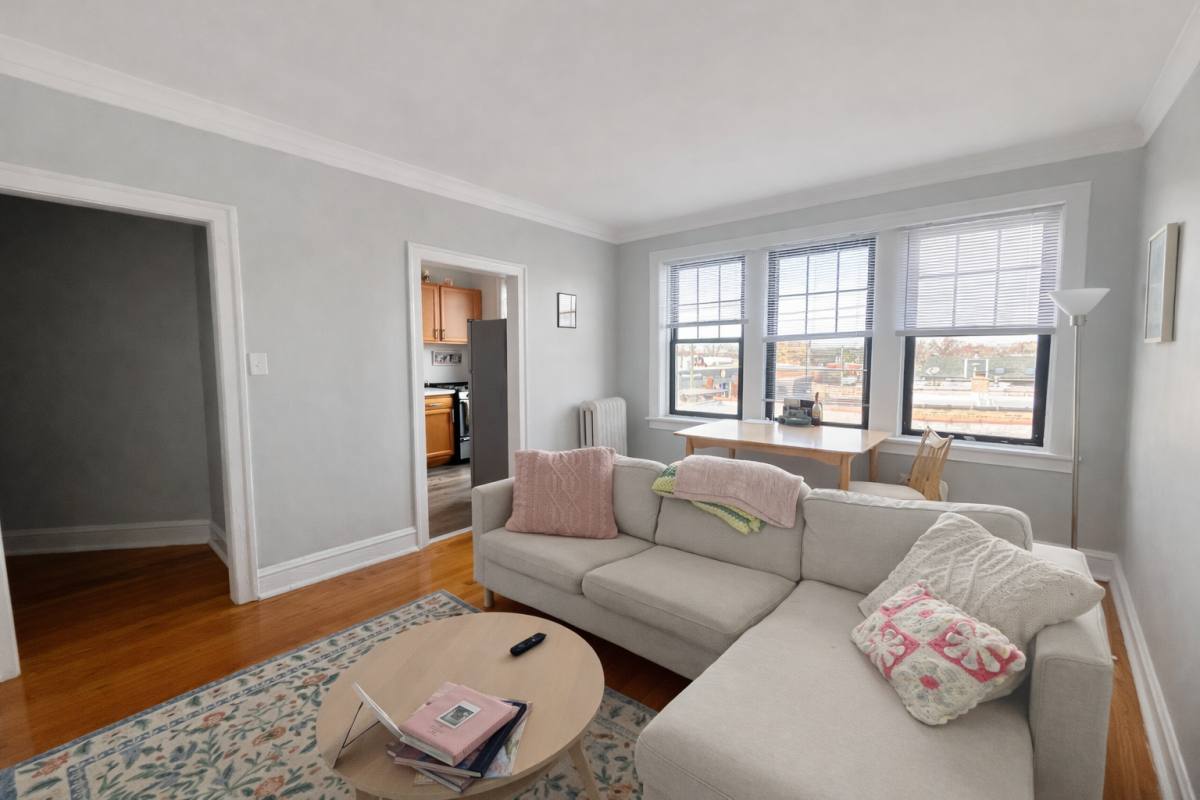 Apartment for rent at 2344 W Addison #F2, Chicago, IL 60618