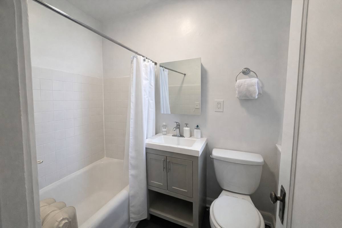 Apartment for rent at 2344 W Addison #F2, Chicago, IL 60618