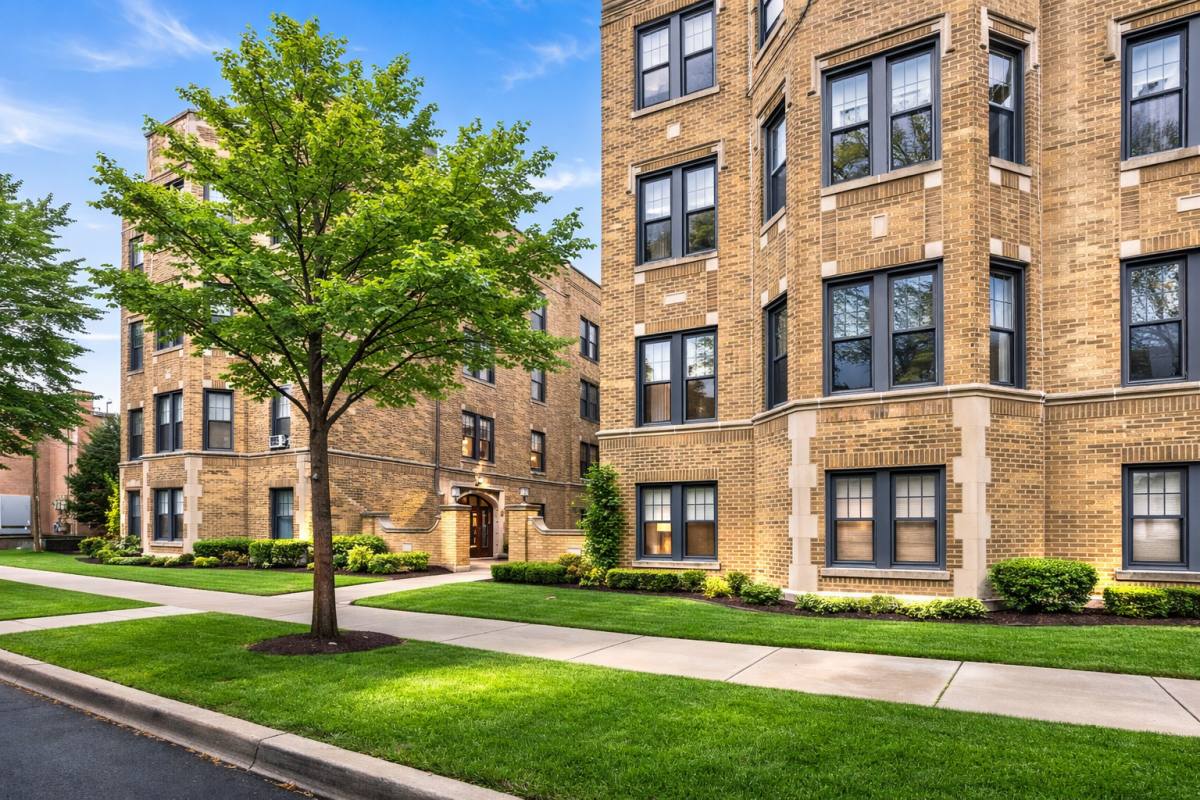 Apartment for rent at 2344 W Addison #F2, Chicago, IL 60618