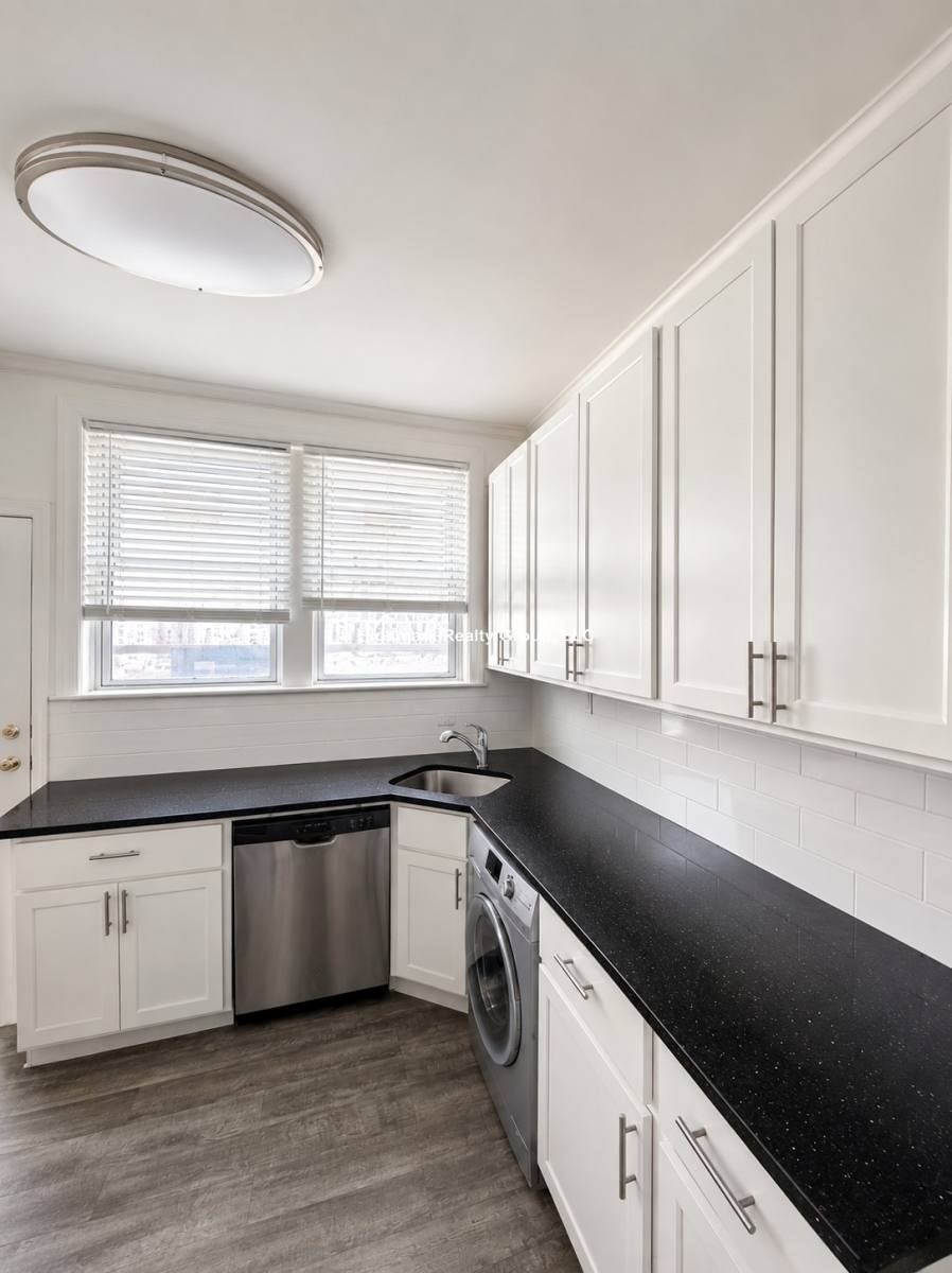 Apartment for rent at 1132 Maple Ave #2C, Evanston, IL 60202