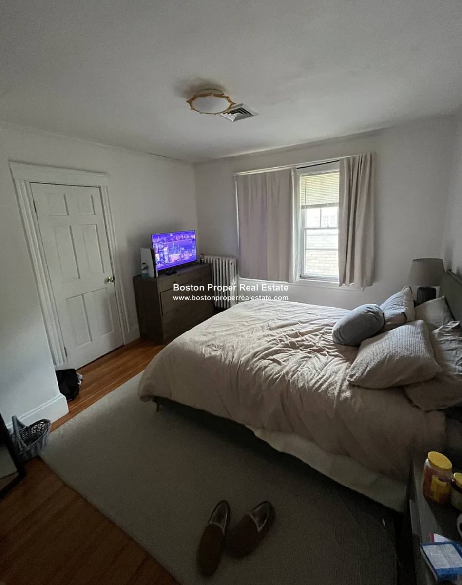 House for rent at 8 Hammondswood #10, Chestnut Hill, MA 02467