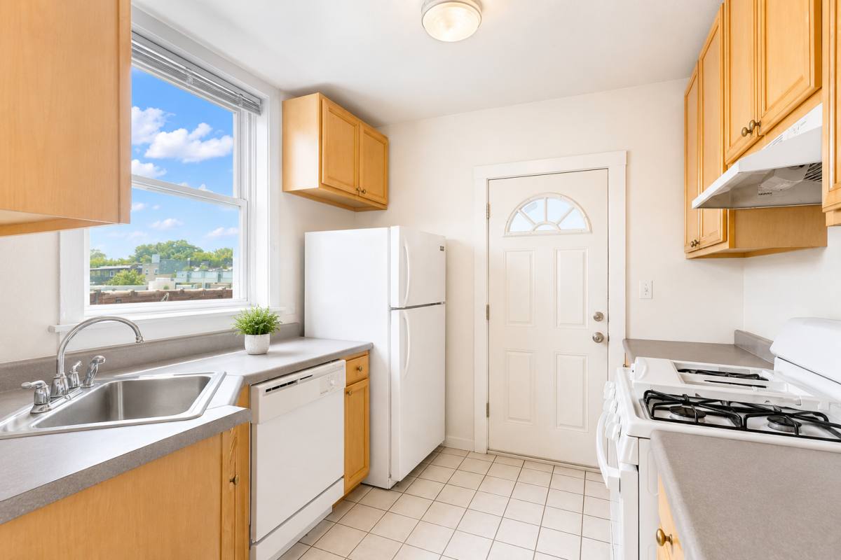 Apartment for rent at 6414 N Newgard #3E, Chicago, IL 60626