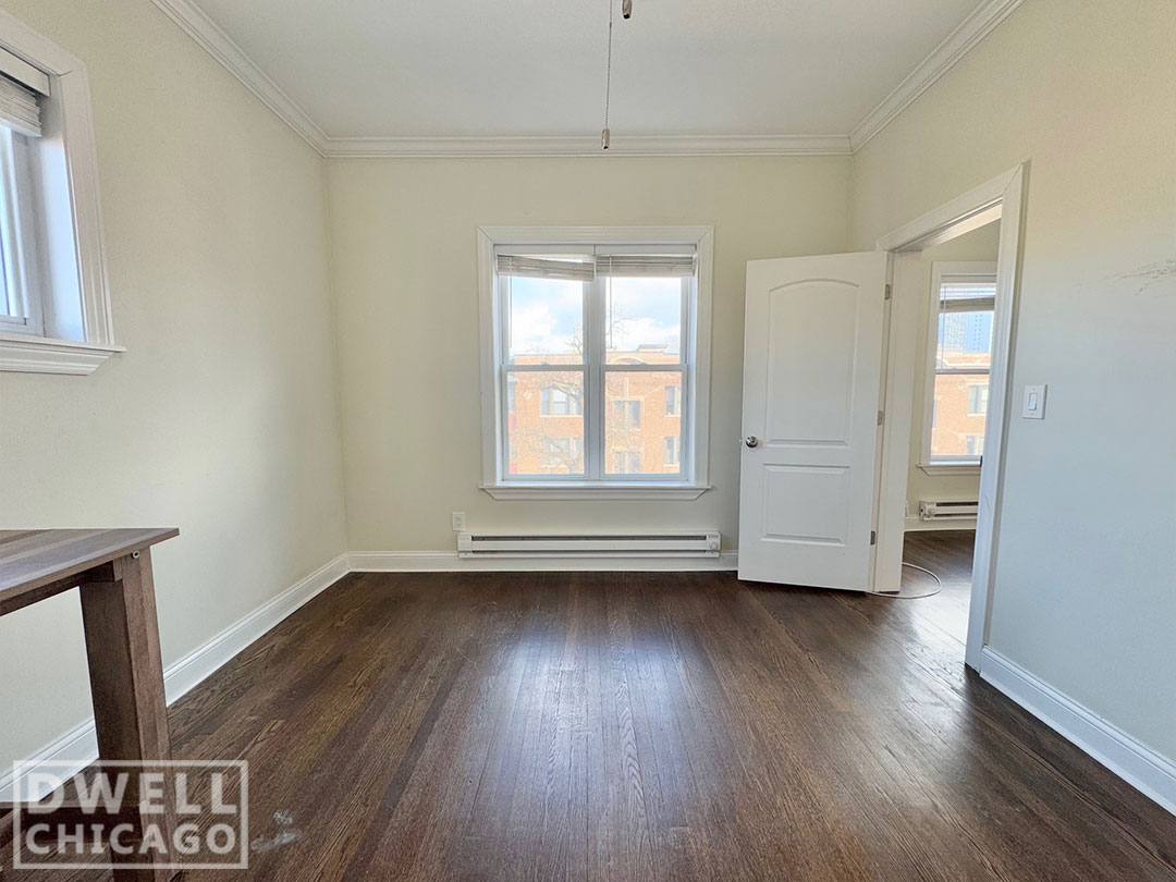 Apartment for rent at 915 W Waveland #2B, Chicago, IL 60613