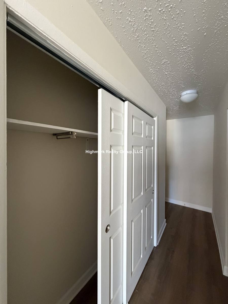 Apartment for rent at 5847 N Winthrop Ave #104, Chicago, IL 60660