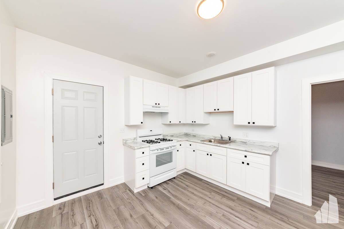 Apartment for rent at 4616 N Monticello Ave #2, Chicago, IL 60625