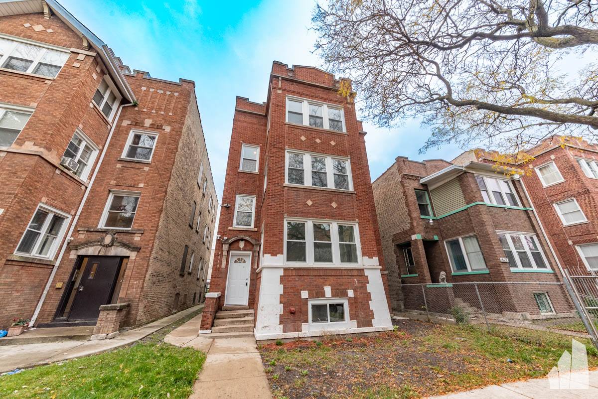 Apartment for rent at 4616 N Monticello Ave #2, Chicago, IL 60625