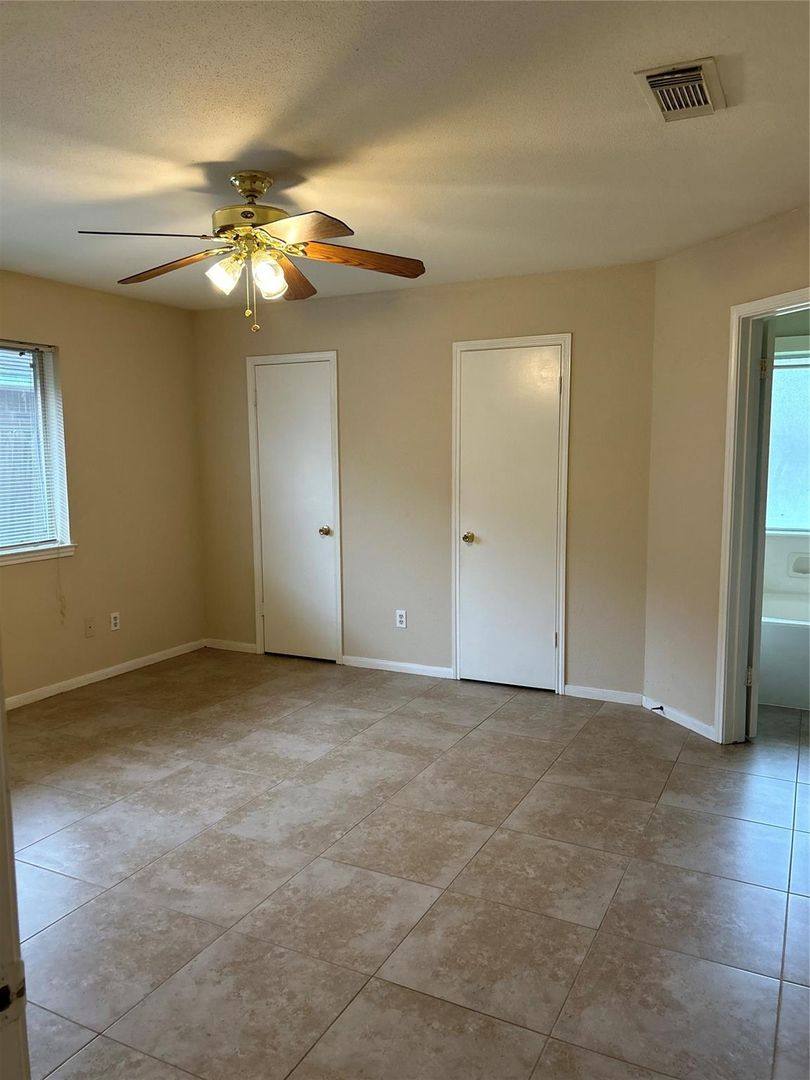 House for rent at 2306 Old Oak Lane, Kingwood, TX 77339