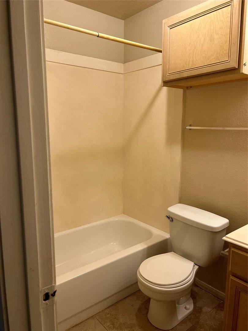 House for rent at 2306 Old Oak Lane, Kingwood, TX 77339