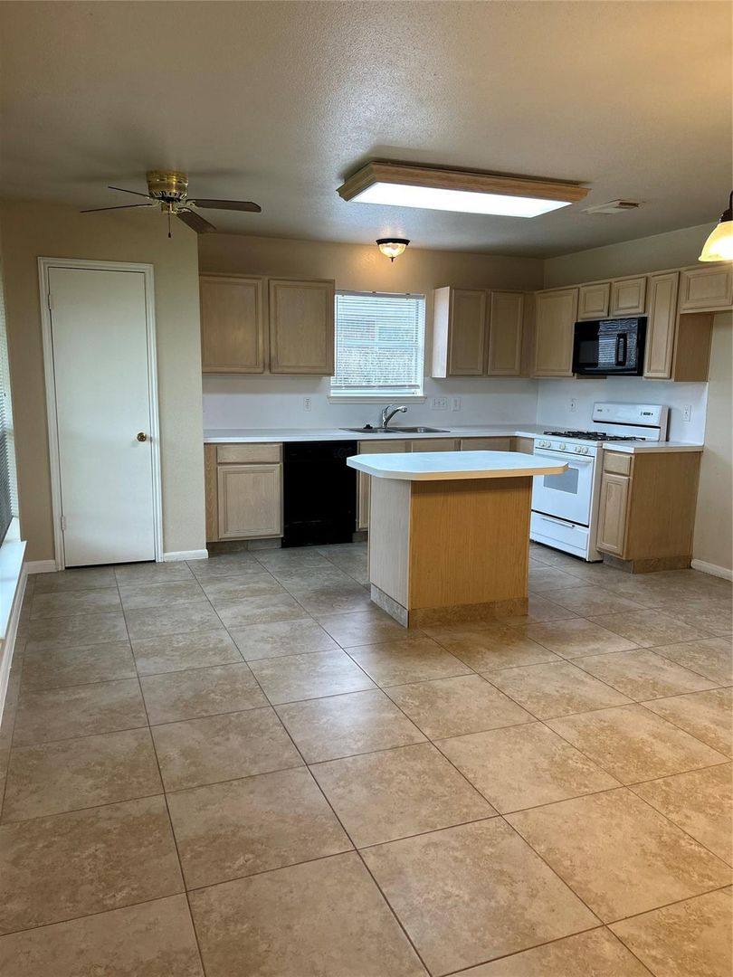 House for rent at 2306 Old Oak Lane, Kingwood, TX 77339
