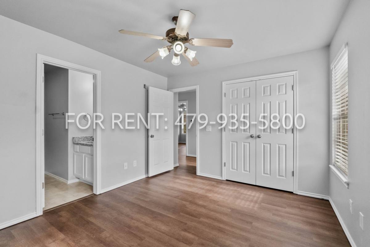 Apartment for rent at 1667-1669 N Evening Shade Dr, Fayetteville, AR 72703