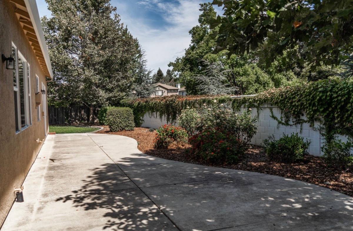 House for rent at 9560 Nicole Lane, Elk Grove, CA 95758